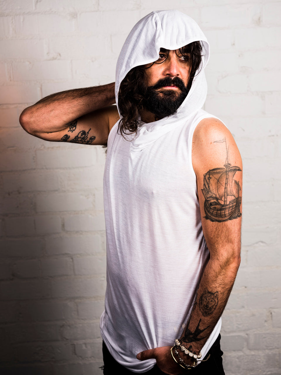 Sleeveless V-Neck Shirt with Hood - Illuminated White